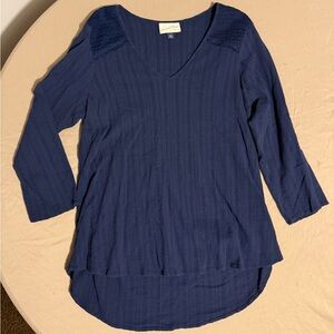 Navy blue 3/4 sleeve blouse. Brand is Universal Thread. Size Medium.
